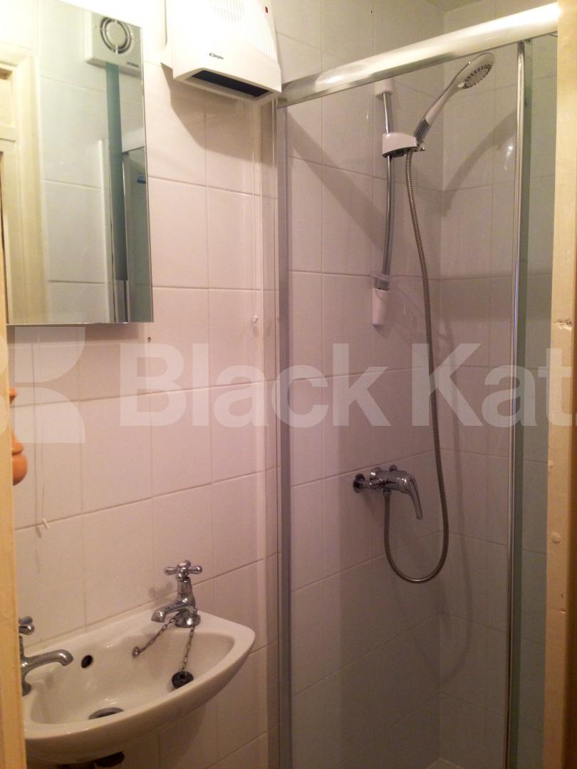 			Studio Apartment, 1 bath, 1 reception Studio			 Regents Bridge Gardens, Vauxhall